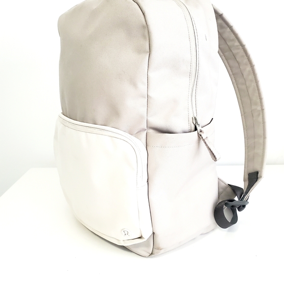 lululemon athletica Cream and Light Gray Everyday Backpack - Picture 3 of 7